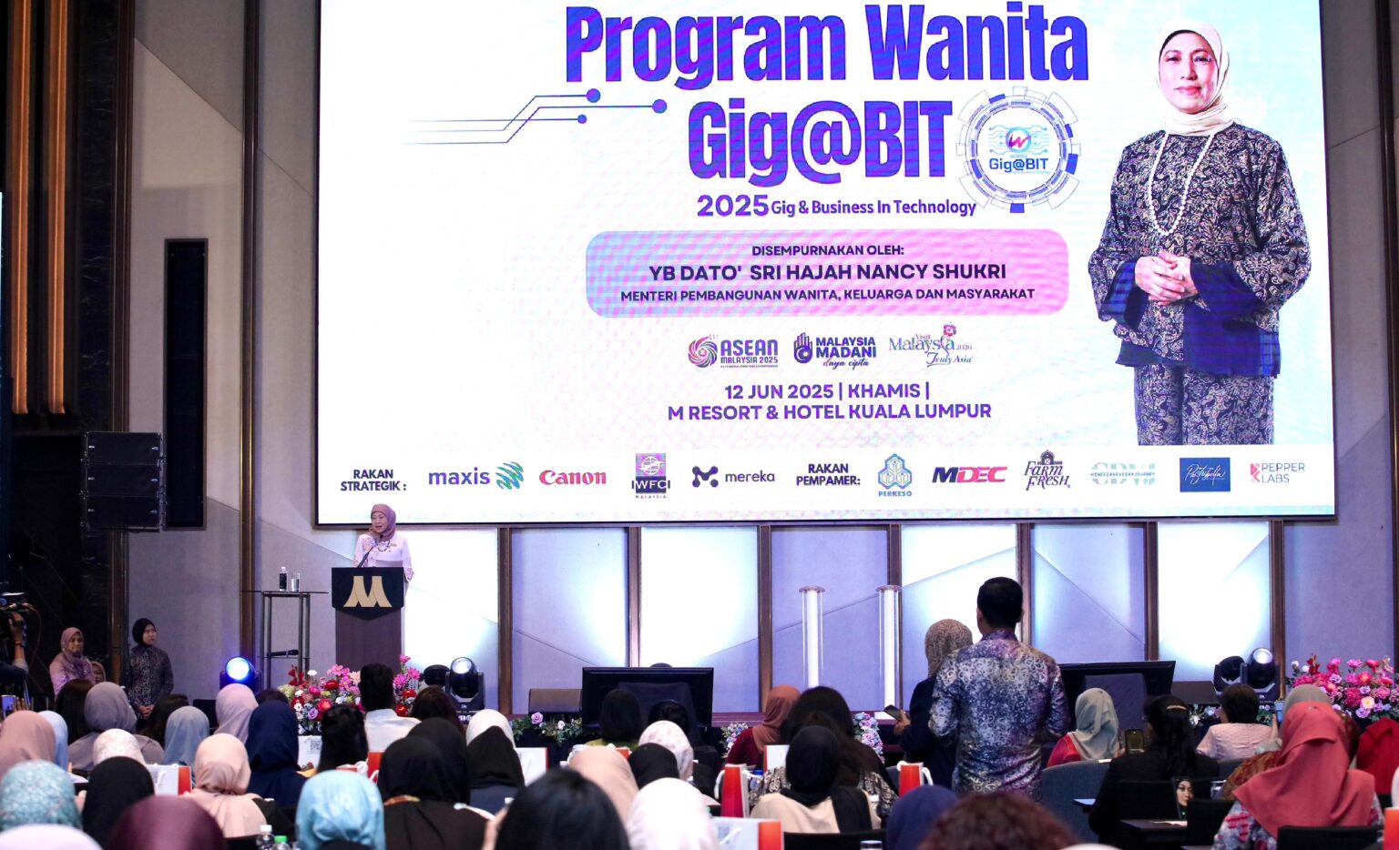 Nahas bas: Beri ruang keluarga mangsa bertenang - Nancy - TVS