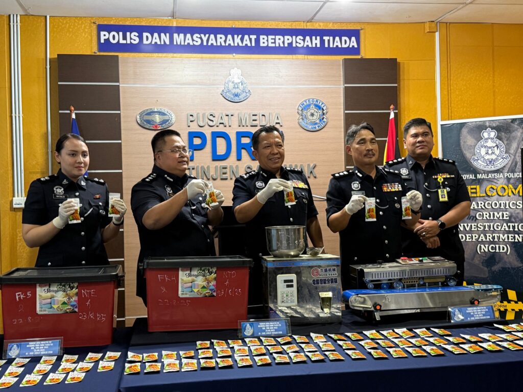 砂警捣破古晋毒枭网络排屋查获1.4万令吉毒品- TVS