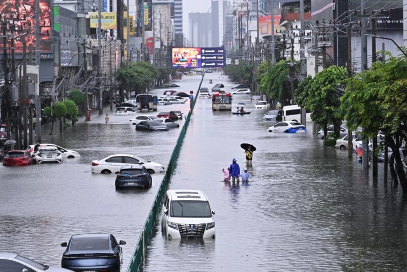 Bangkok isytihar bencana banjir di seluruh bandar