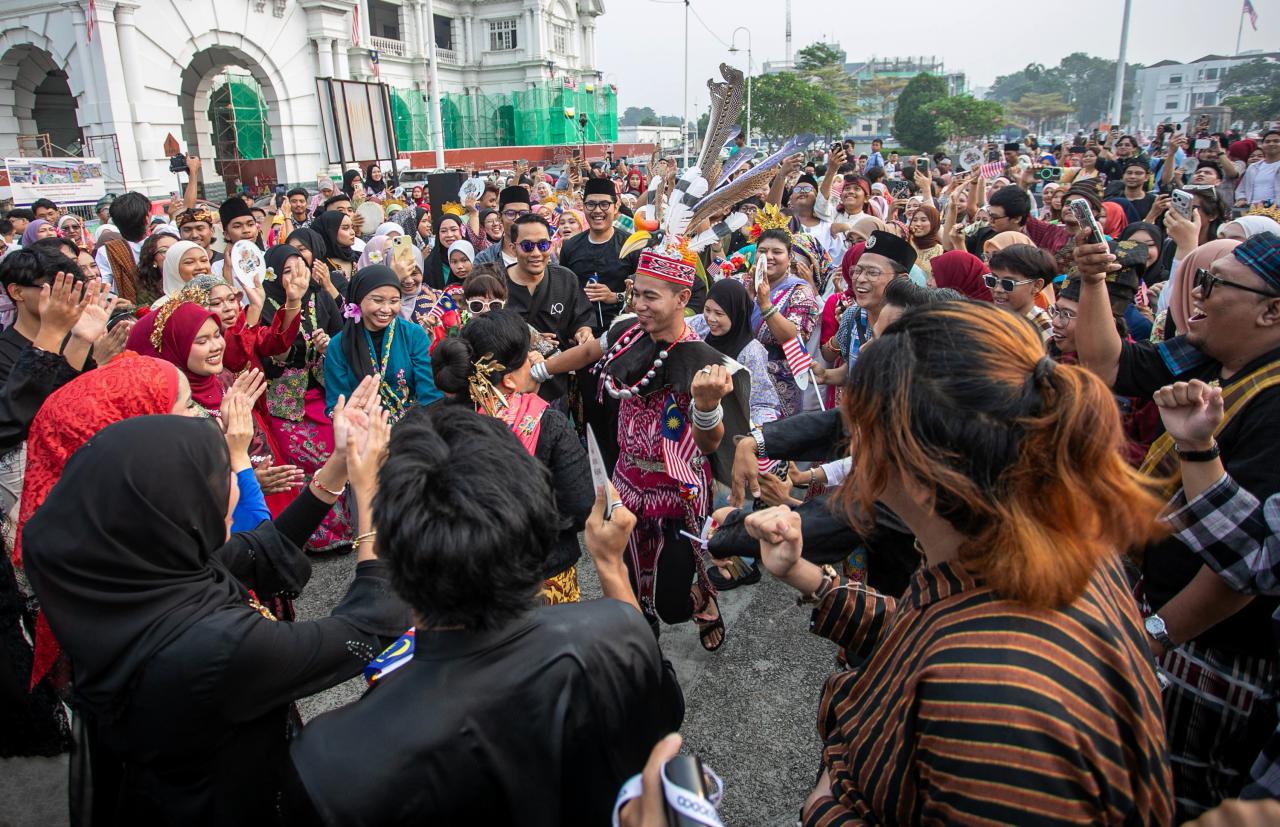 Hari Malaysia: Jemaah Menteri seru rakyat terus pelihara perpaduan, kesejahteraan negara