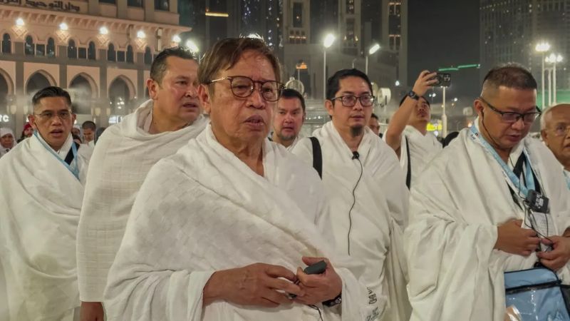 Abang Johari selesai menunaikan ibadah umrah