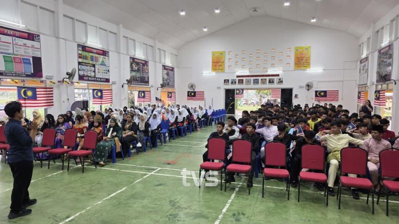 Semangat patriotisme bergema, 300 pelajar SMK Bako sertai Pentarama