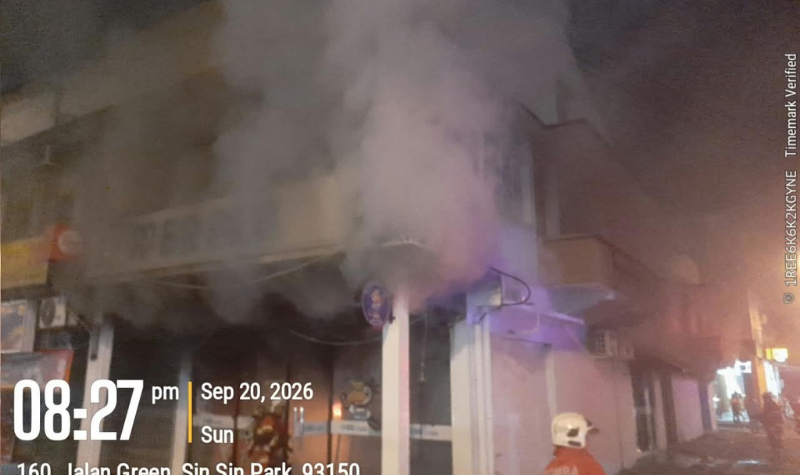 Kedai serbaneka di Jalan Green Road terbakar