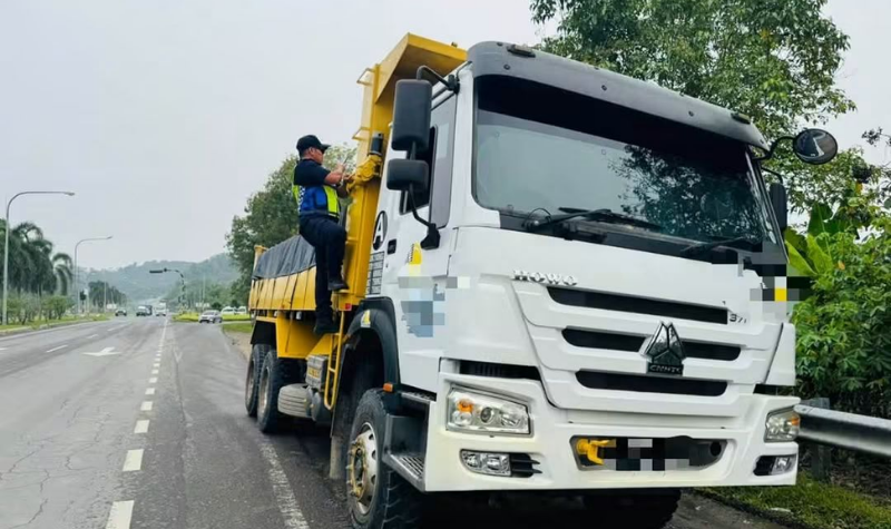 Ops Lebih Muatan: 300 kenderaan diperiksa di Bintulu