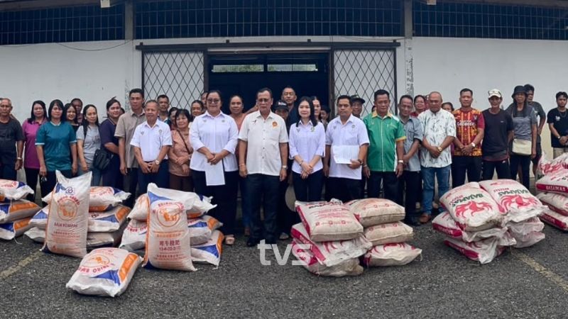 83 pekebun kecil Julau terima bantuan baja