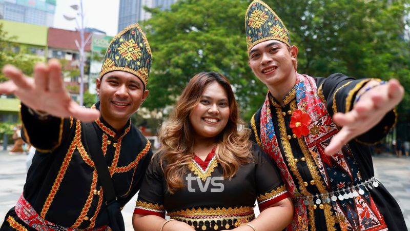 Rencah kepelbagaian, Keretapi Sarong satukan anak Malaysia