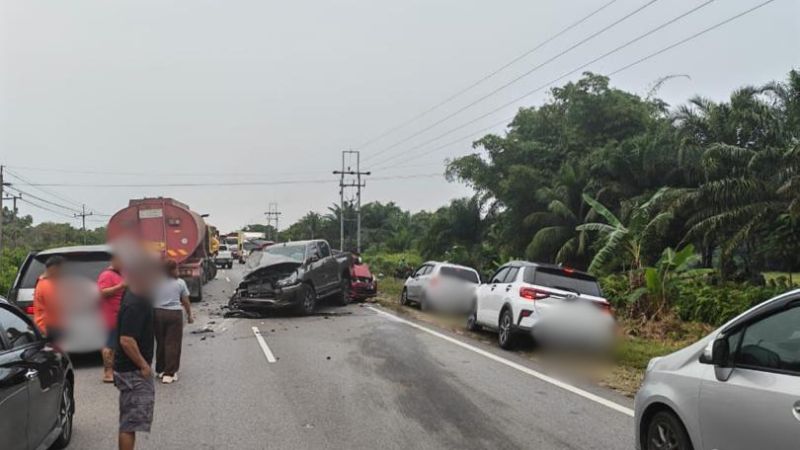Three vehicles involved were lost on the Highway.