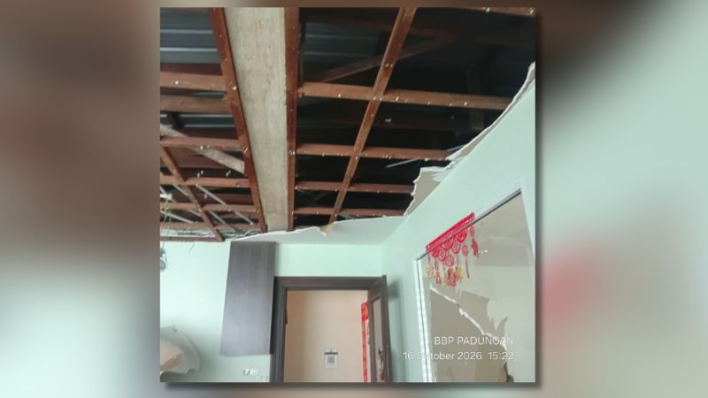 A roof leak caused the ceiling of a house to collapse on Penrissen Street