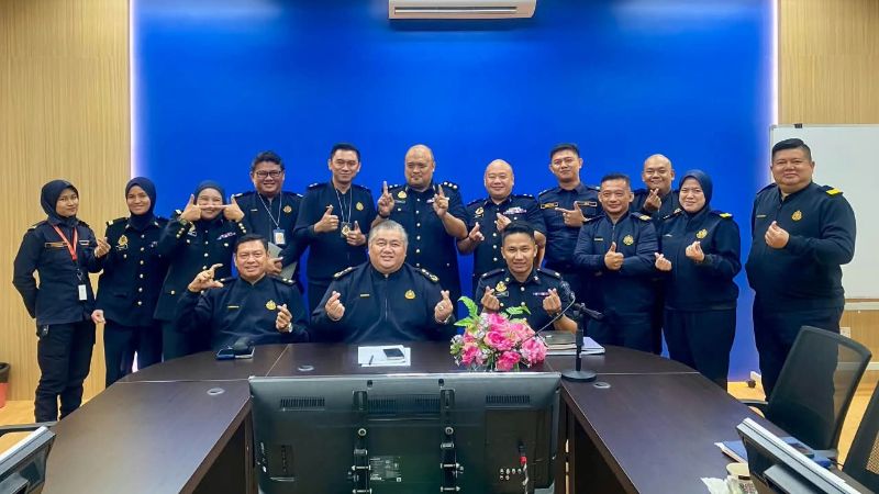 JPJ Sarawak strengthens communication with workers