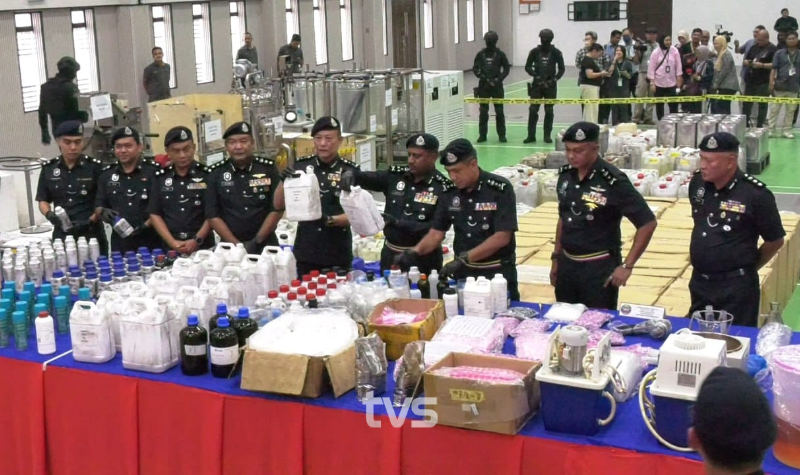 A Sarawak wife's husband is believed to be recruiting a drug donkey to Japan.