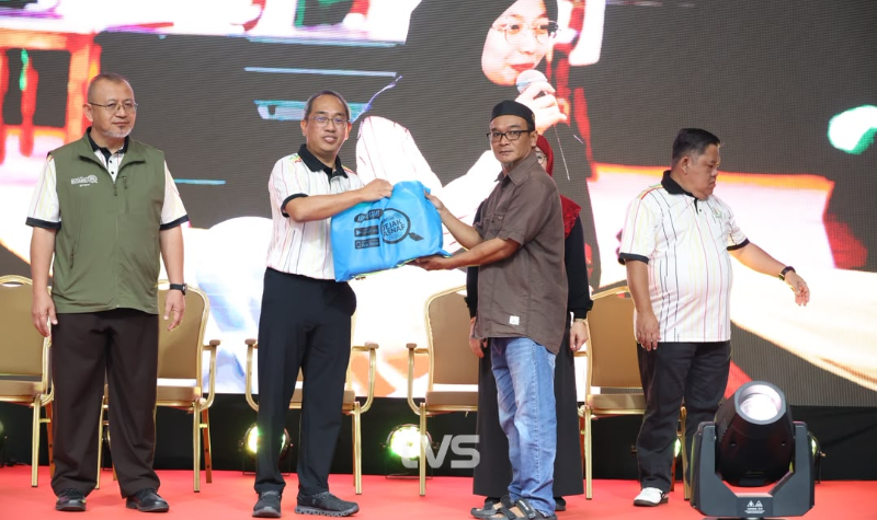 TBS channels a generous assistance to 50 recipients in Sibu