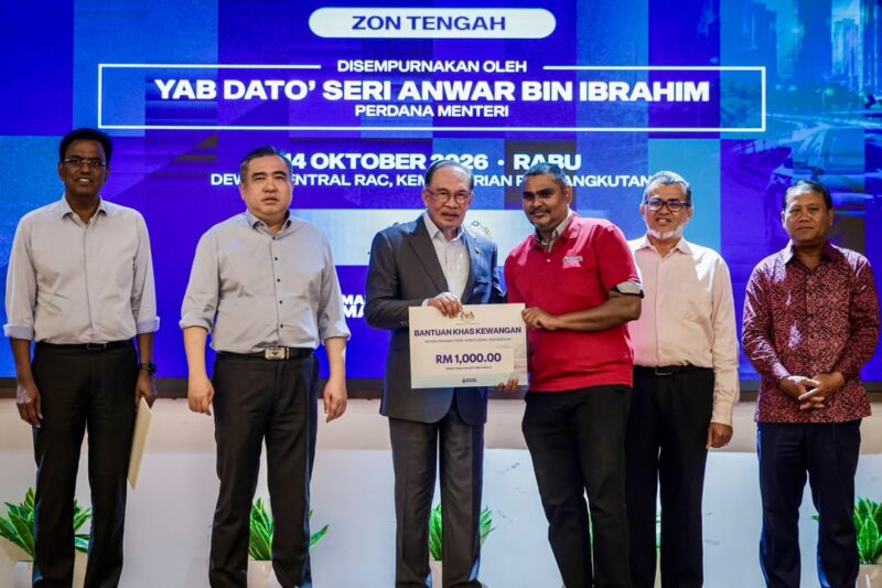 All registered taxi drivers, rental cars, school buses are eligible for RM1,000 assistance
